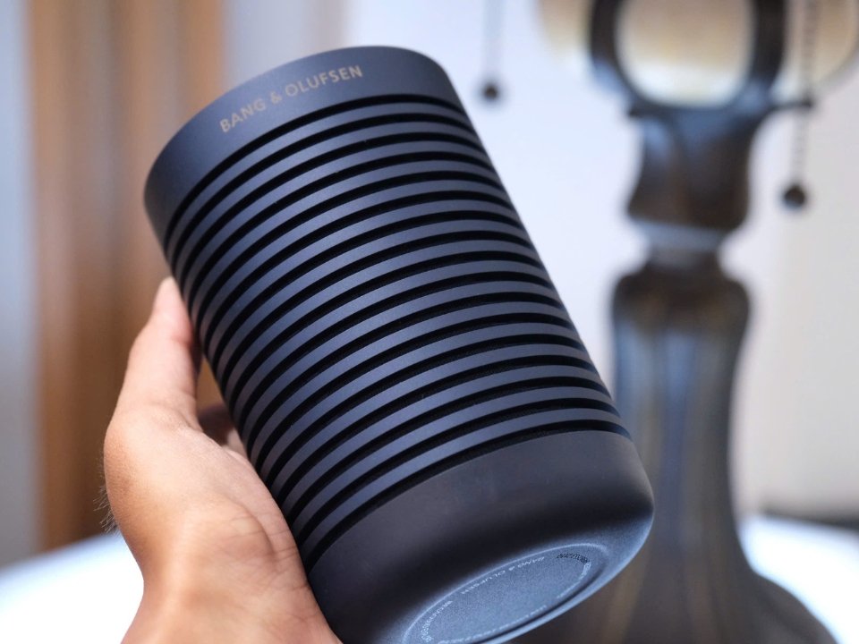 Cận cảnh Loa B&O Beosound Explore (Navy) tại Piano House